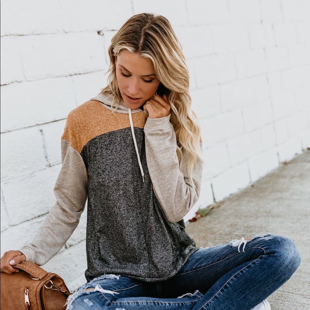 The Best Hoodie - Picture 7 of 8